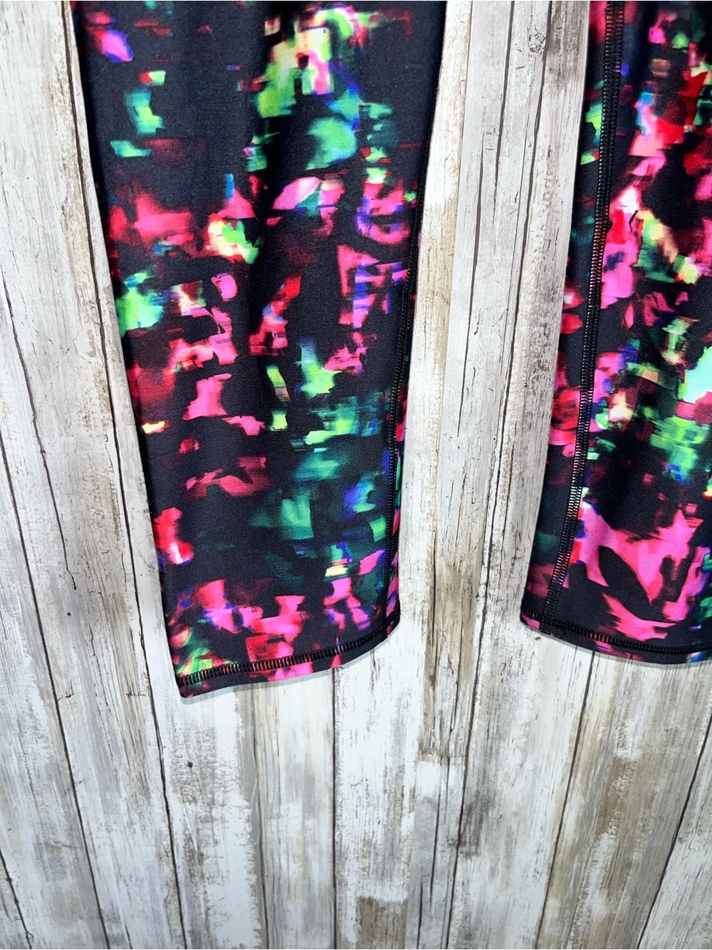 Fabletics Salar Chroma Multicolor Crop Leggings High Rise Workout Pants M - Picture 3 of 6